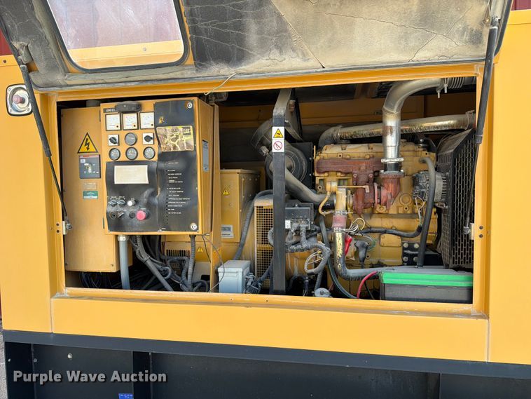 image for item OE9693 2004 Caterpillar D80P4 generator