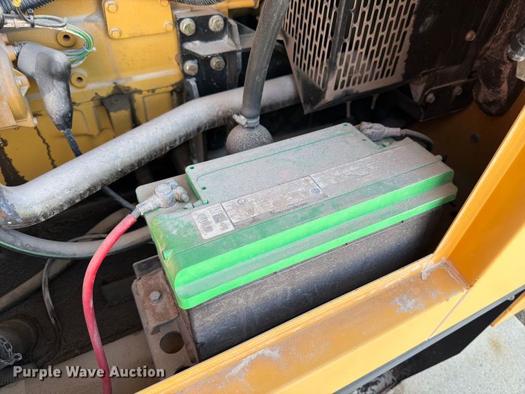 image for item OE9693 2004 Caterpillar D80P4 generator