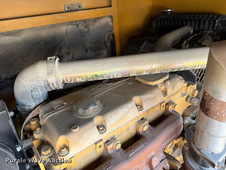 image for item OE9693 2004 Caterpillar D80P4 generator