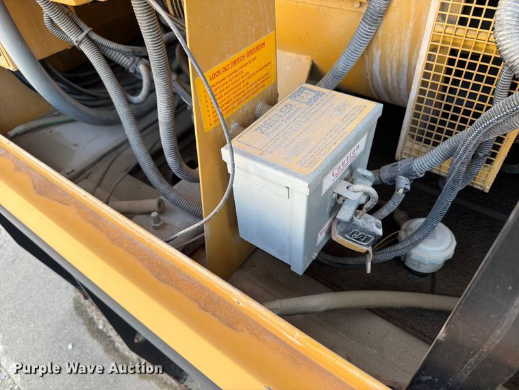 image for item OE9693 2004 Caterpillar D80P4 generator