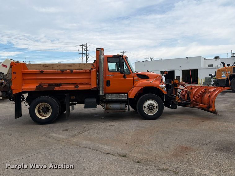 image for item OE9699 2008 International WorkStar 7400 dump truck