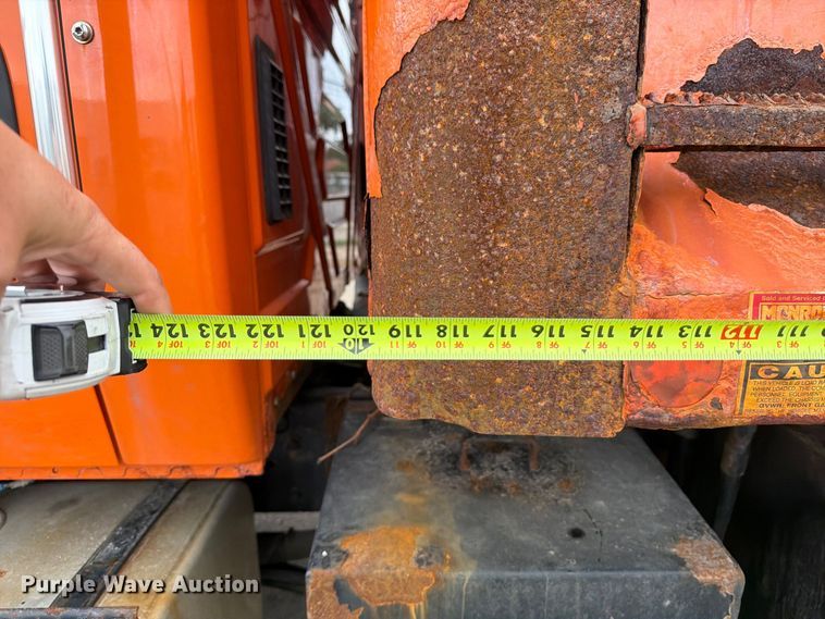 image for item OE9699 2008 International WorkStar 7400 dump truck