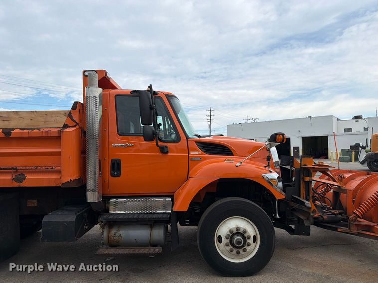 image for item OE9699 2008 International WorkStar 7400 dump truck