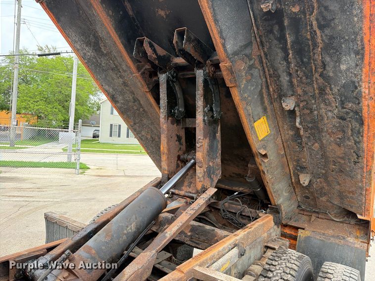 image for item OE9699 2008 International WorkStar 7400 dump truck