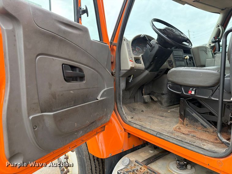 image for item OE9699 2008 International WorkStar 7400 dump truck