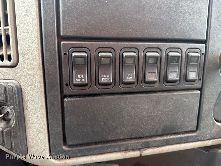 image for item OE9699 2008 International WorkStar 7400 dump truck