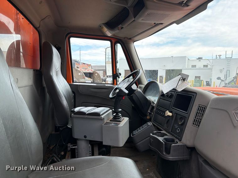 image for item OE9699 2008 International WorkStar 7400 dump truck