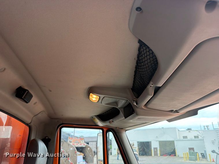 image for item OE9699 2008 International WorkStar 7400 dump truck