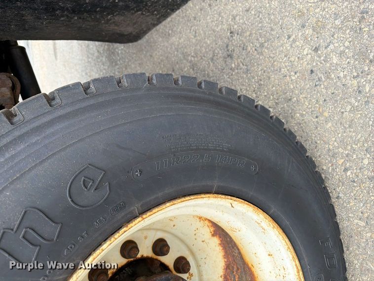 image for item OE9699 2008 International WorkStar 7400 dump truck