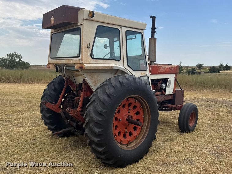 image for item DY3179 1973 International Harvester 1066 tractor