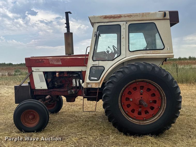 image for item DY3179 1973 International Harvester 1066 tractor