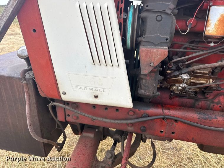 image for item DY3179 1973 International Harvester 1066 tractor