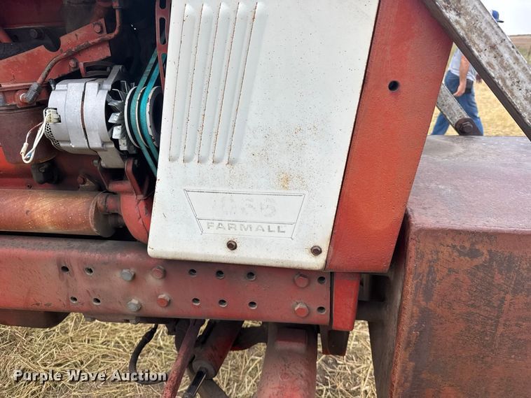 image for item DY3179 1973 International Harvester 1066 tractor