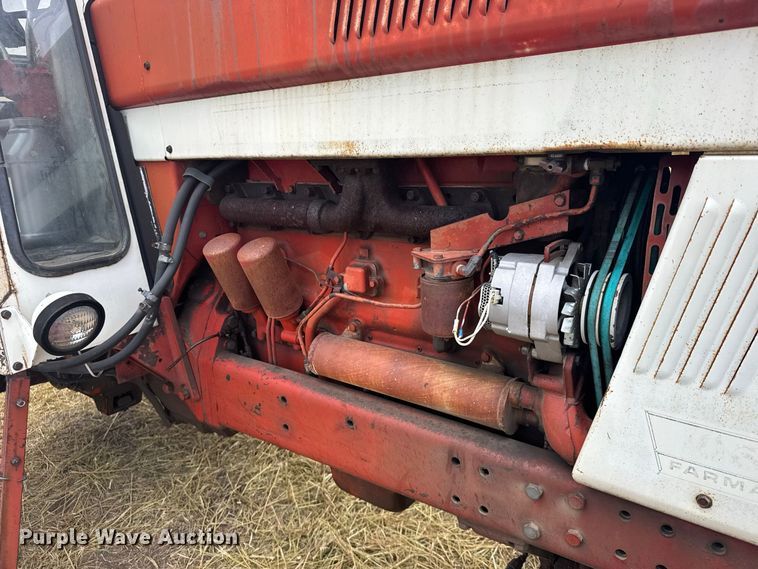 image for item DY3179 1973 International Harvester 1066 tractor