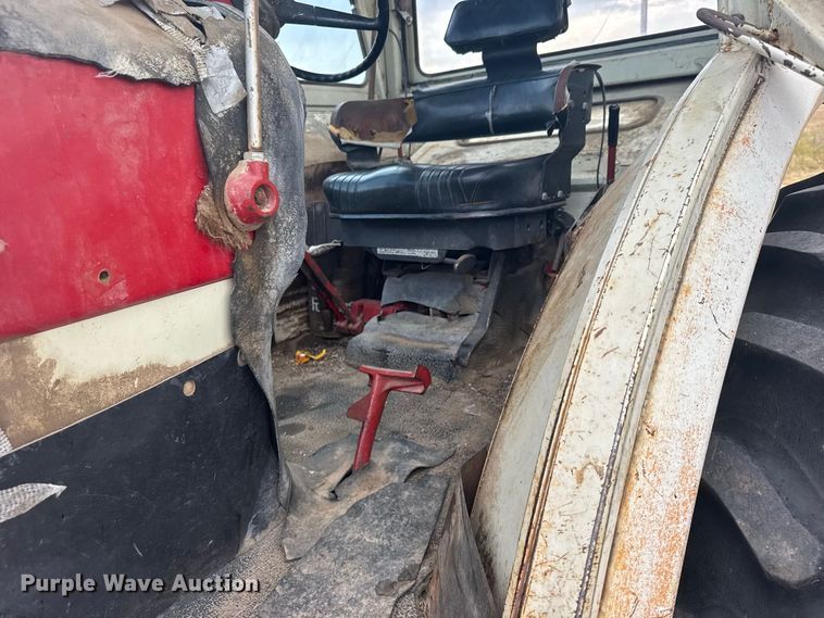 image for item DY3179 1973 International Harvester 1066 tractor