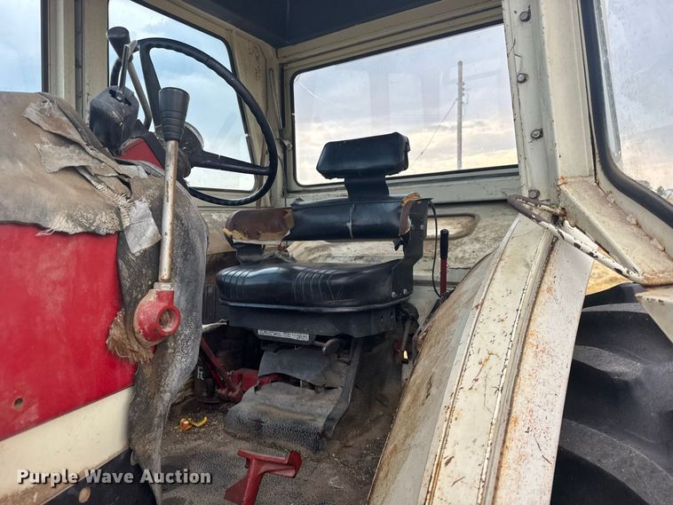 image for item DY3179 1973 International Harvester 1066 tractor
