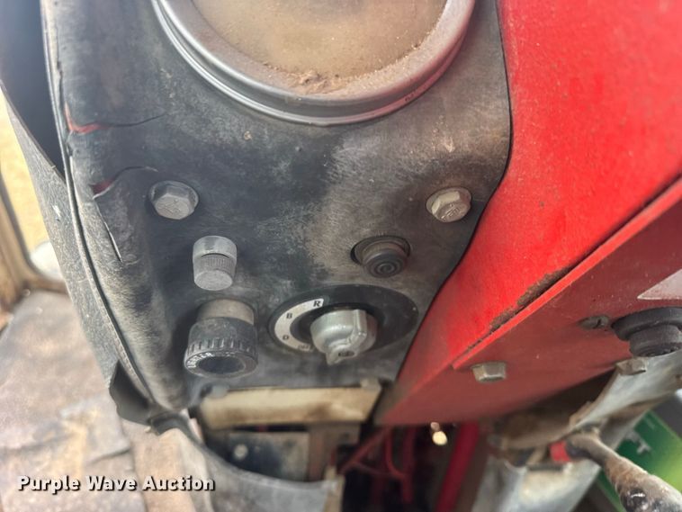 image for item DY3179 1973 International Harvester 1066 tractor