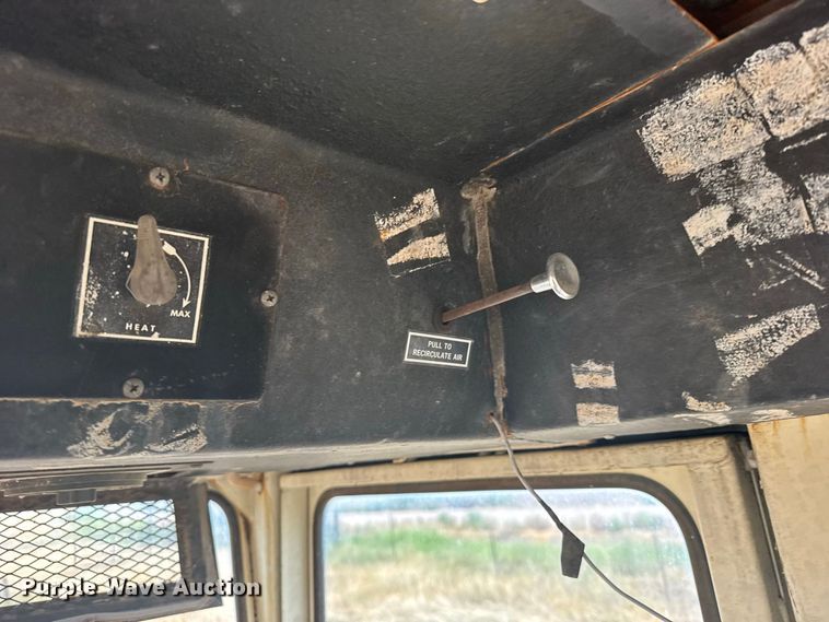 image for item DY3179 1973 International Harvester 1066 tractor
