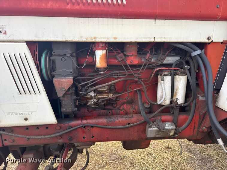 image for item DY3179 1973 International Harvester 1066 tractor