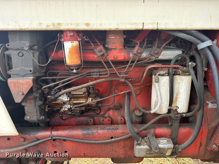 image for item DY3179 1973 International Harvester 1066 tractor