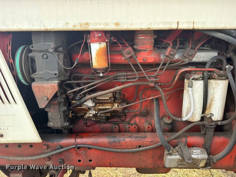 image for item DY3179 1973 International Harvester 1066 tractor