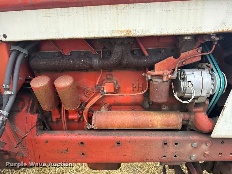 image for item DY3179 1973 International Harvester 1066 tractor
