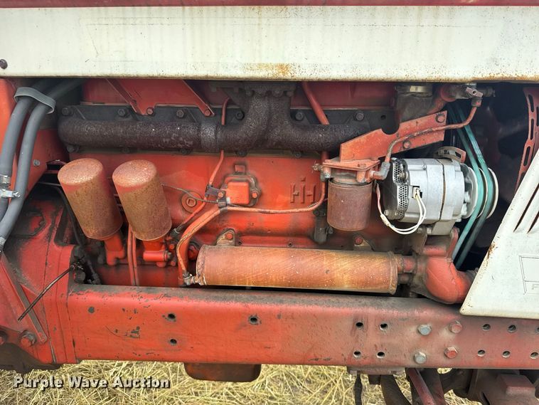 image for item DY3179 1973 International Harvester 1066 tractor