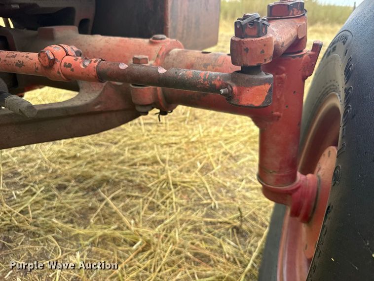 image for item DY3179 1973 International Harvester 1066 tractor