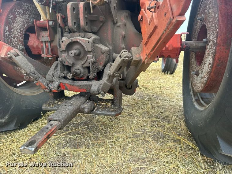 image for item DY3179 1973 International Harvester 1066 tractor