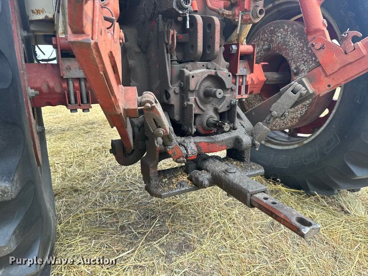image for item DY3179 1973 International Harvester 1066 tractor