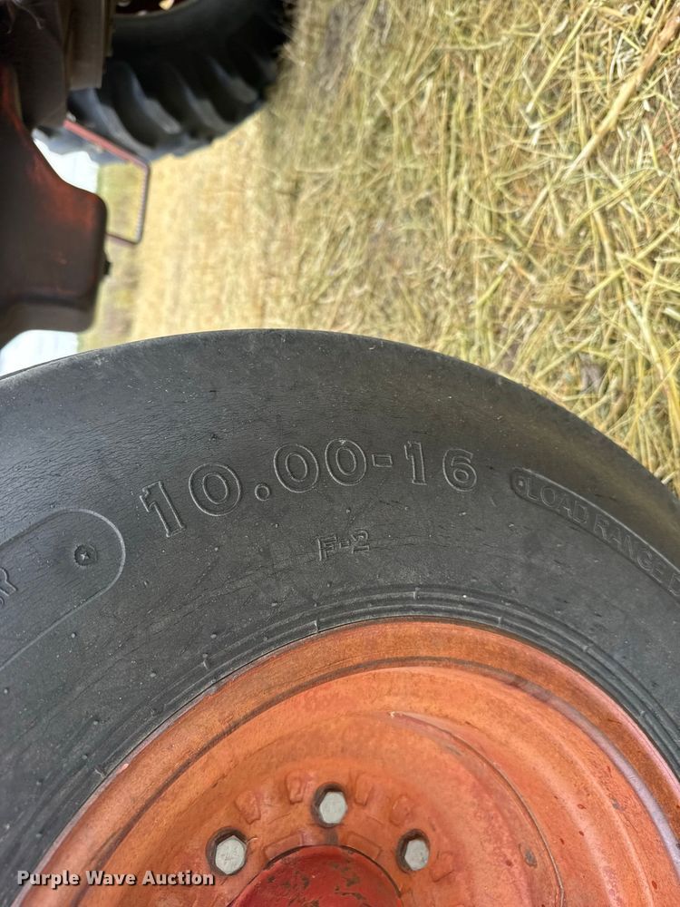 image for item DY3179 1973 International Harvester 1066 tractor