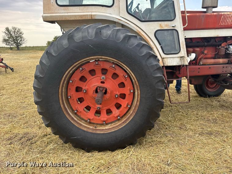 image for item DY3179 1973 International Harvester 1066 tractor