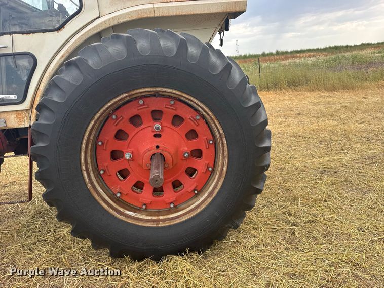 image for item DY3179 1973 International Harvester 1066 tractor