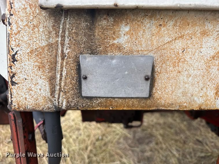 image for item DY3179 1973 International Harvester 1066 tractor