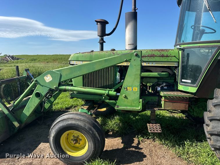 image for item DY3223 John Deere 4230 tractor