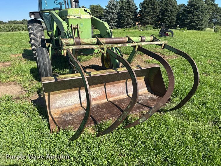 image for item DY3223 John Deere 4230 tractor