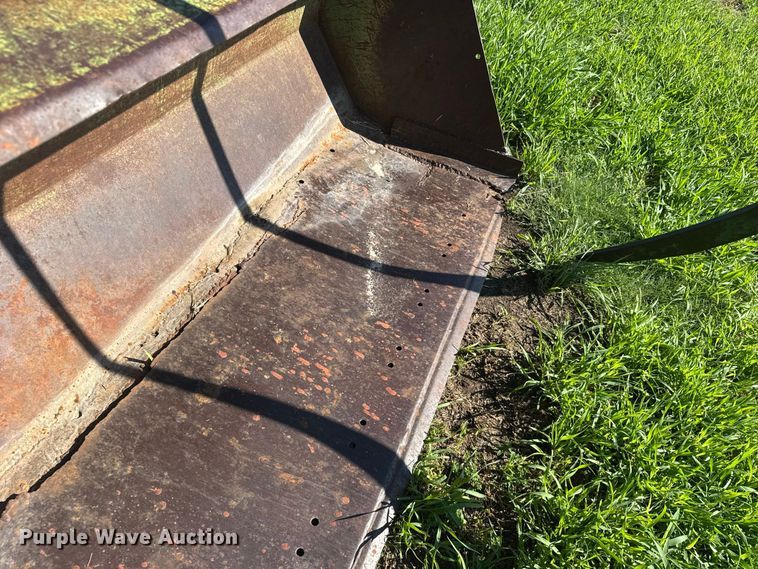 image for item DY3223 John Deere 4230 tractor
