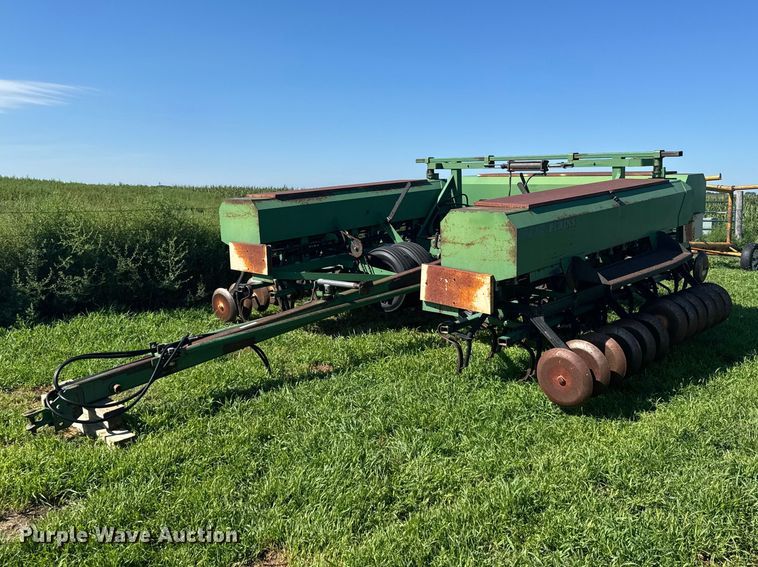 image for item DY3224 Great Plains grain drill