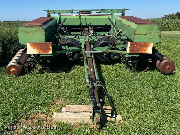 image for item DY3224 Great Plains grain drill