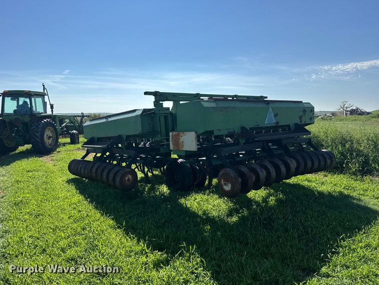 image for item DY3224 Great Plains grain drill