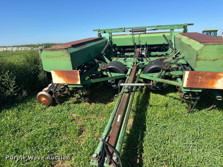 image for item DY3224 Great Plains grain drill