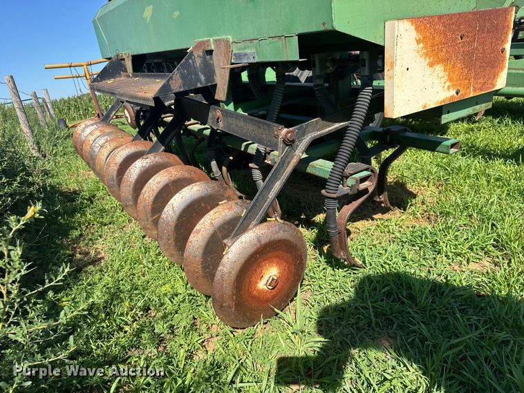 image for item DY3224 Great Plains grain drill