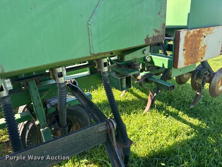 image for item DY3224 Great Plains grain drill