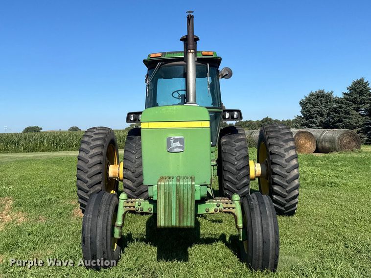 image for item DY3225 1978 John Deere 4640 tractor