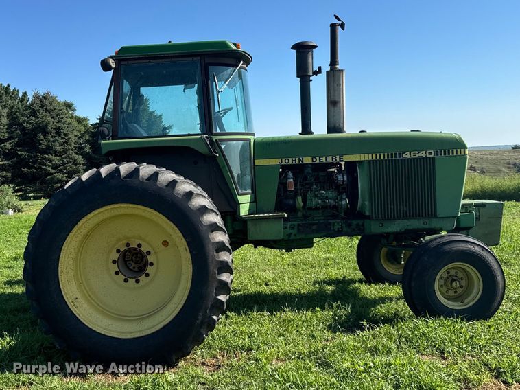 image for item DY3225 1978 John Deere 4640 tractor