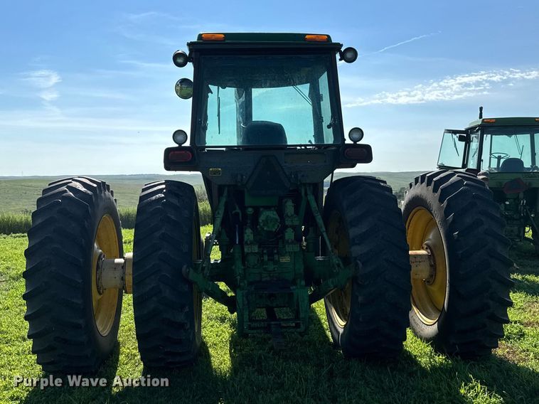 image for item DY3225 1978 John Deere 4640 tractor