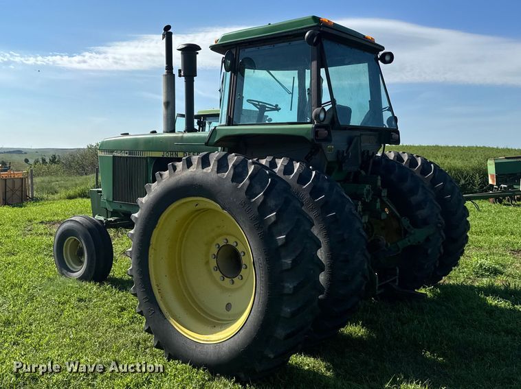 image for item DY3225 1978 John Deere 4640 tractor