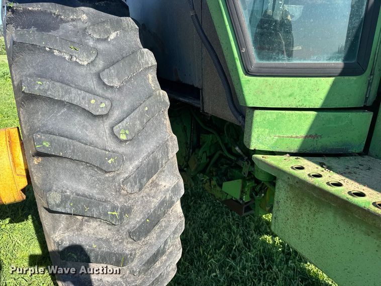 image for item DY3225 1978 John Deere 4640 tractor