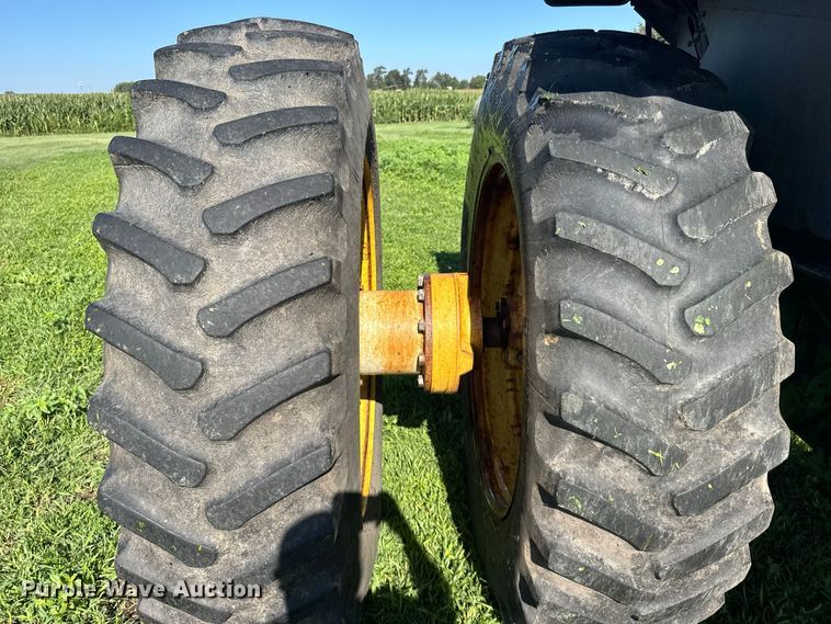image for item DY3225 1978 John Deere 4640 tractor