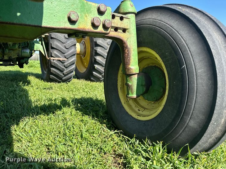 image for item DY3225 1978 John Deere 4640 tractor